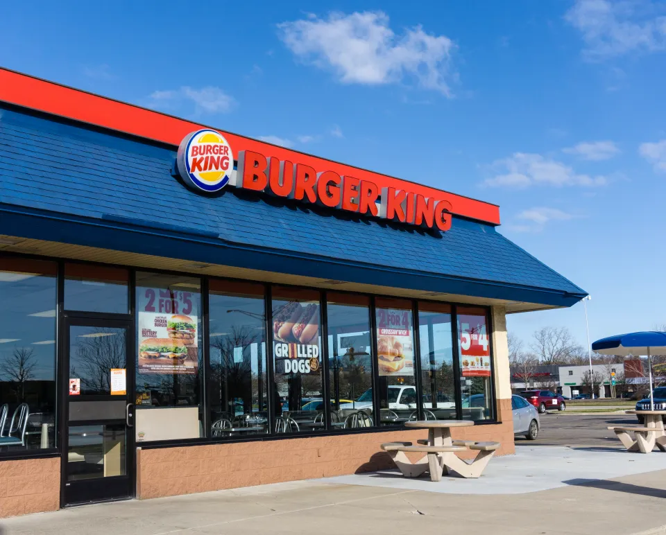 Burger King announces a major revamp of 400 U.S. restaurants in 2025, featuring modern designs, new menu items, and faster service as part of its "Reclaim the Flame" strategy. Learn more about the transformation plan.